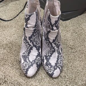 Steve Madden Black and White Patterned Ankle Boots